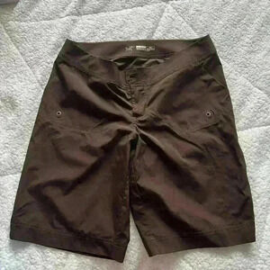 Arc'Teryx size 8 snap and zip  close shorts